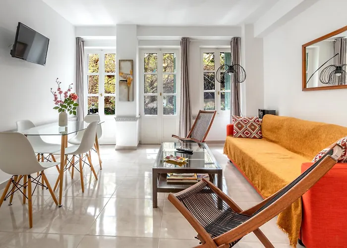 Psiri Gem From In Vivo Apartments- Spacious 1St Floor Apartment With Balcony In Athens' Historic Center